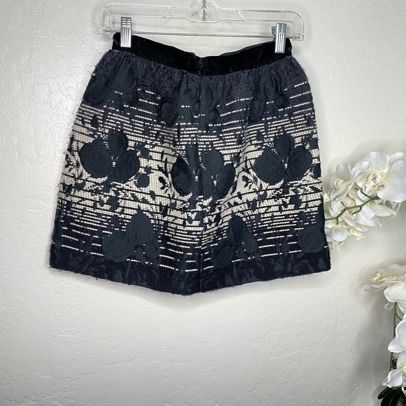Anna Sui Black & White embroidered & tweed Skirt - Picture 2 of 5